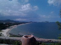 Blick vom Berg ber den Strand von Hua hin