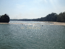 Blick auf eine Sandd�ne bei der Ausfahrt Hafen Krabi