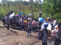 Eine Schulklasse mit Lehrer im phu phra bat Udon 