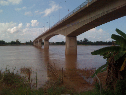 Auf dem Weg von Thailand nach Laos ber die Friendship Bridge